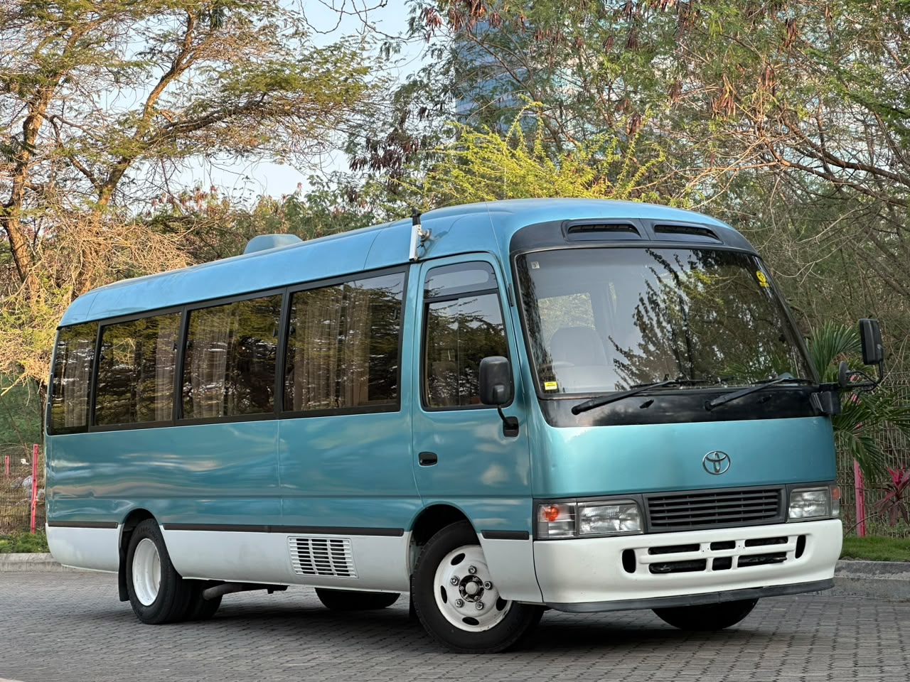 TOYOTA COASTER